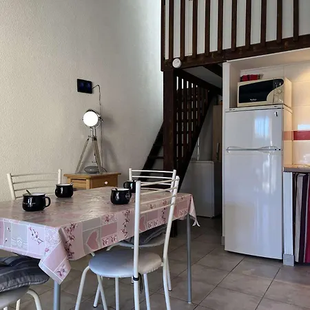Villa Pavillon Confort Avec Parking Et Piscine Collective - Gn180-057