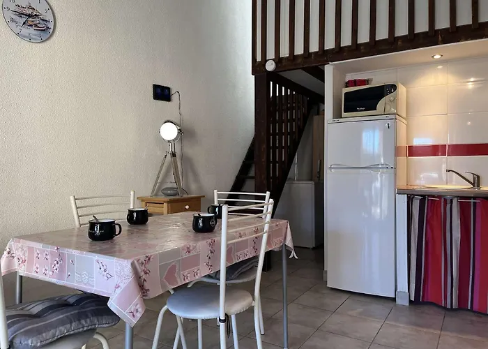 Villa Pavillon Confort Avec Parking Et Piscine Collective - Gn180-057