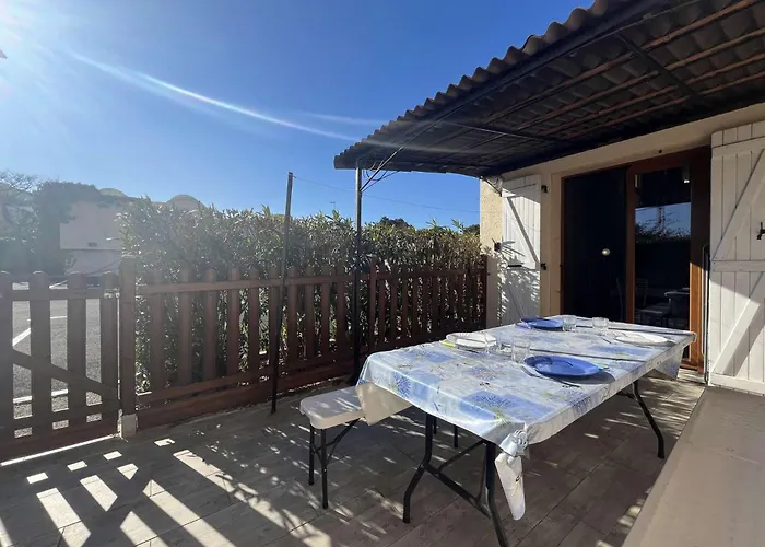 Villa Pavillon Confort Avec Parking Et Piscine Collective - Gn180-057